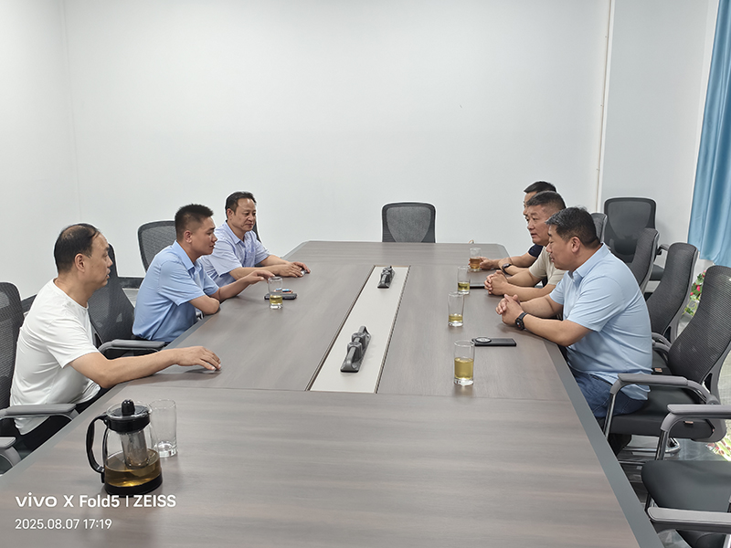 0809棗礦集團領導蒞臨新疆分公司調研共話合作新篇（孟凡燦）